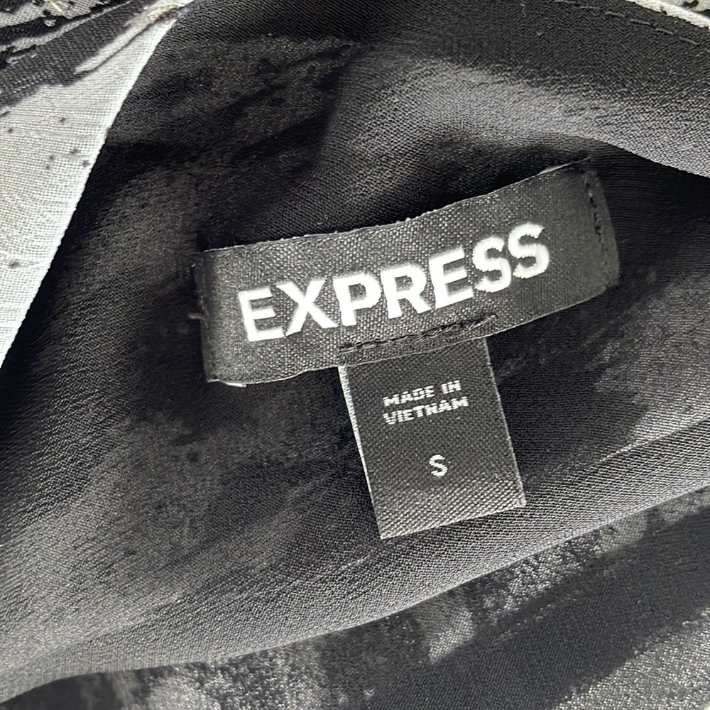 EXPRESS. One Shoulder Top - Picture 7 of 7
